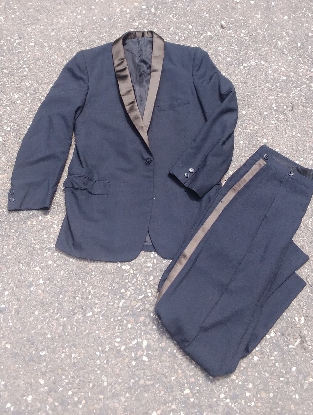 Vintage 60s Mens Black Suit Formal Tuxedo  Satin Shawl Lapel 40R Mod MCM Wedding